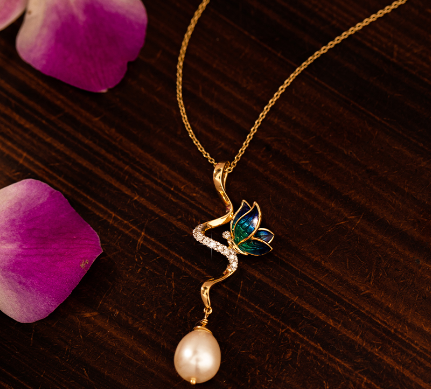 the spirit ribbon drop butterfly peal pendant